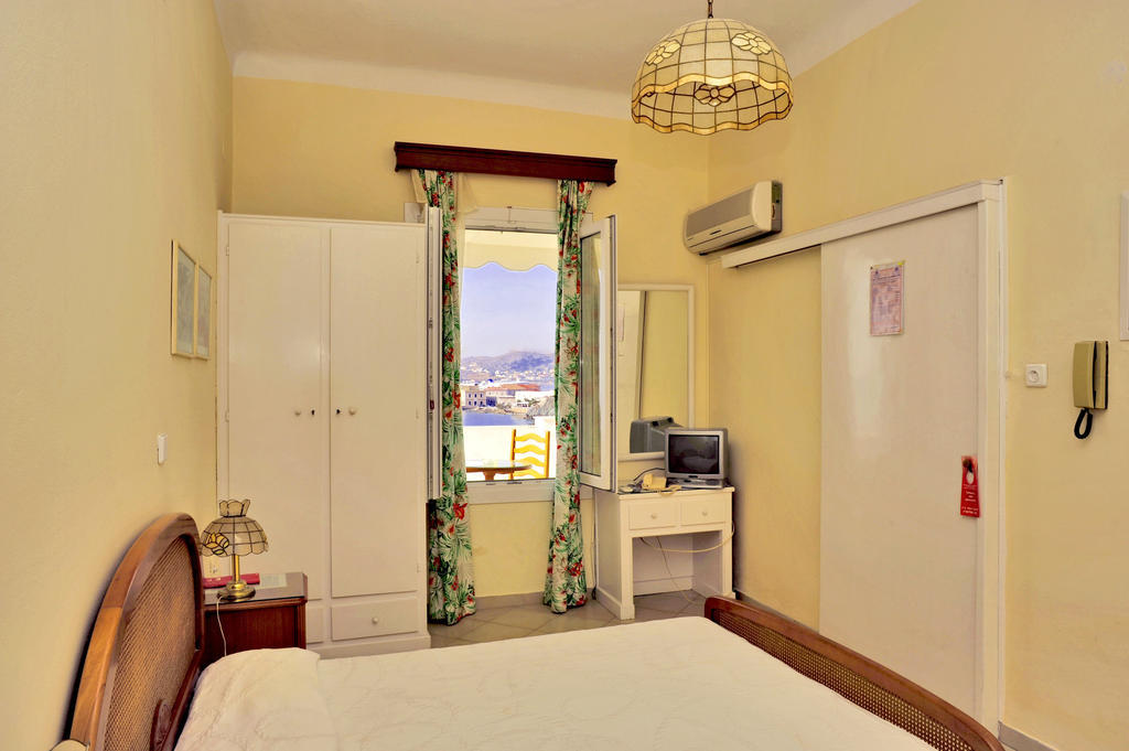 Sea Colours Rooms & Apartments Ερμούπολη Δωμάτιο φωτογραφία