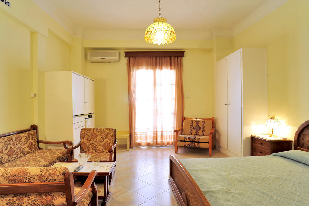 Sea Colours Rooms & Apartments Ερμούπολη Δωμάτιο φωτογραφία