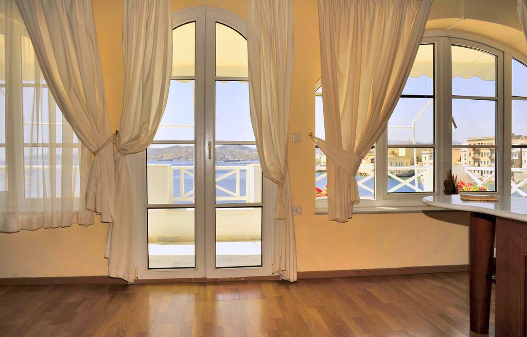 Sea Colours Rooms & Apartments Ερμούπολη Δωμάτιο φωτογραφία